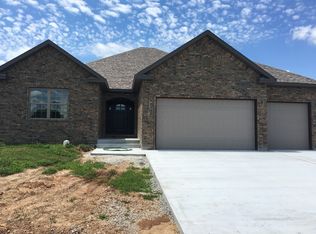 68 E Waterfield Dr, Fair Grove, MO 65648