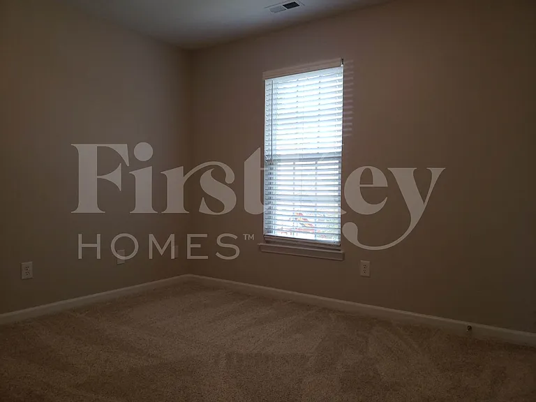 6632 Courtland St — Photo 11
