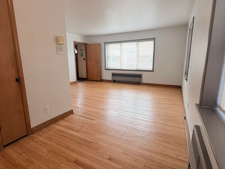 4006 N Farwell Ave #17 — Photo 2