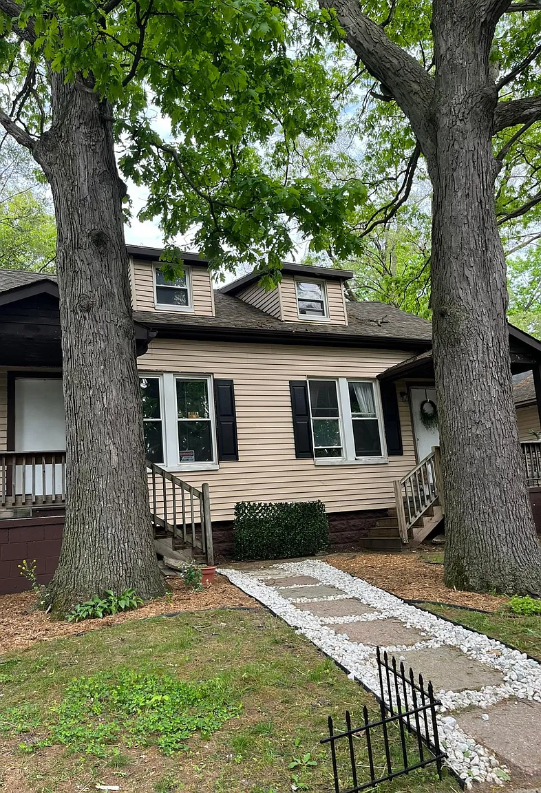 226 Stratford Rd photo 1