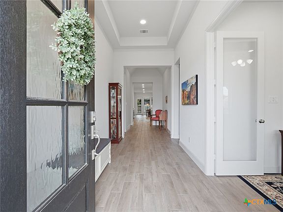 4th image of 1833 Luna St
