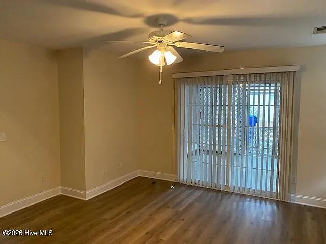 5006 Glen Cove Dr SE — Photo 3