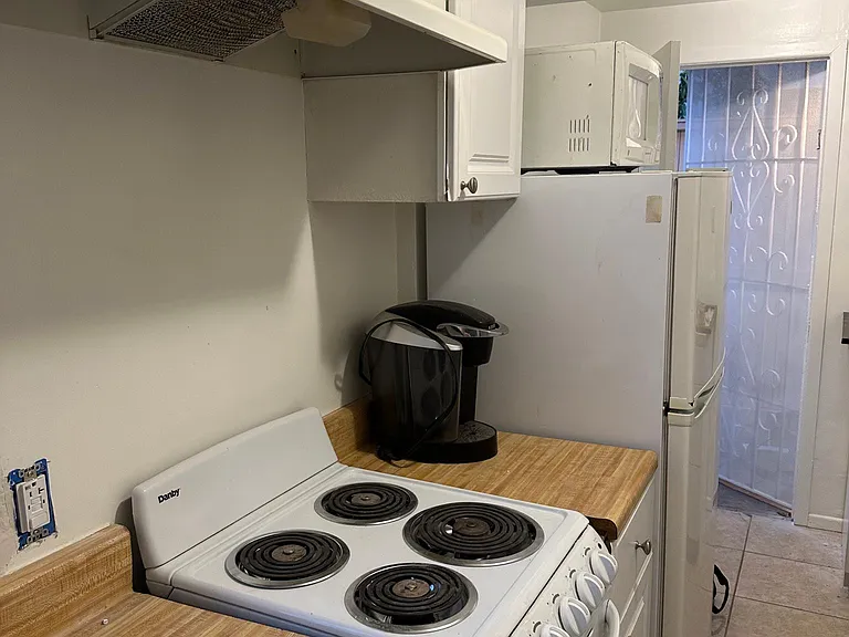 225 Termino Ave #225B — Photo 7