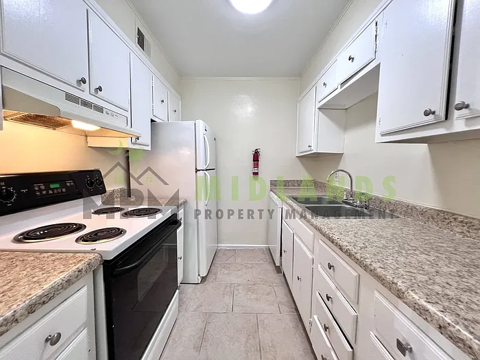 1208 Bush River Rd #F5 — Photo 9