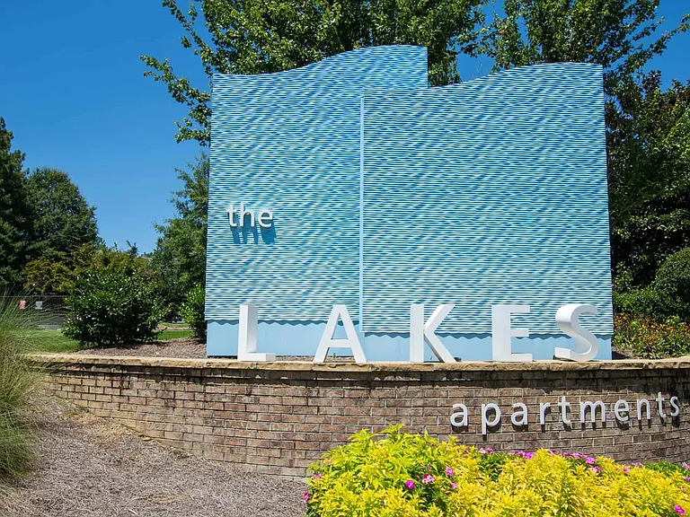 The Lakes Apartments