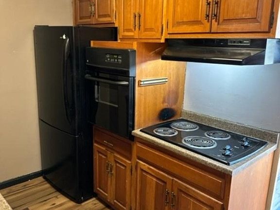 5th image of 11850 Edgewater Dr APT 921