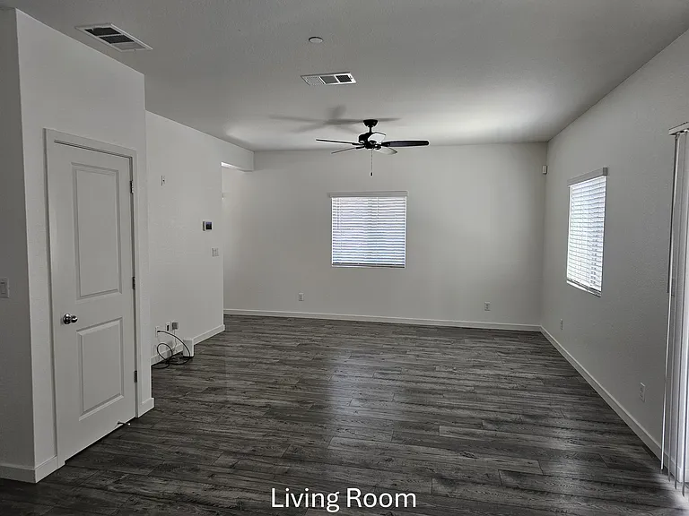 4385 Silver Cedar Ln — Photo 3