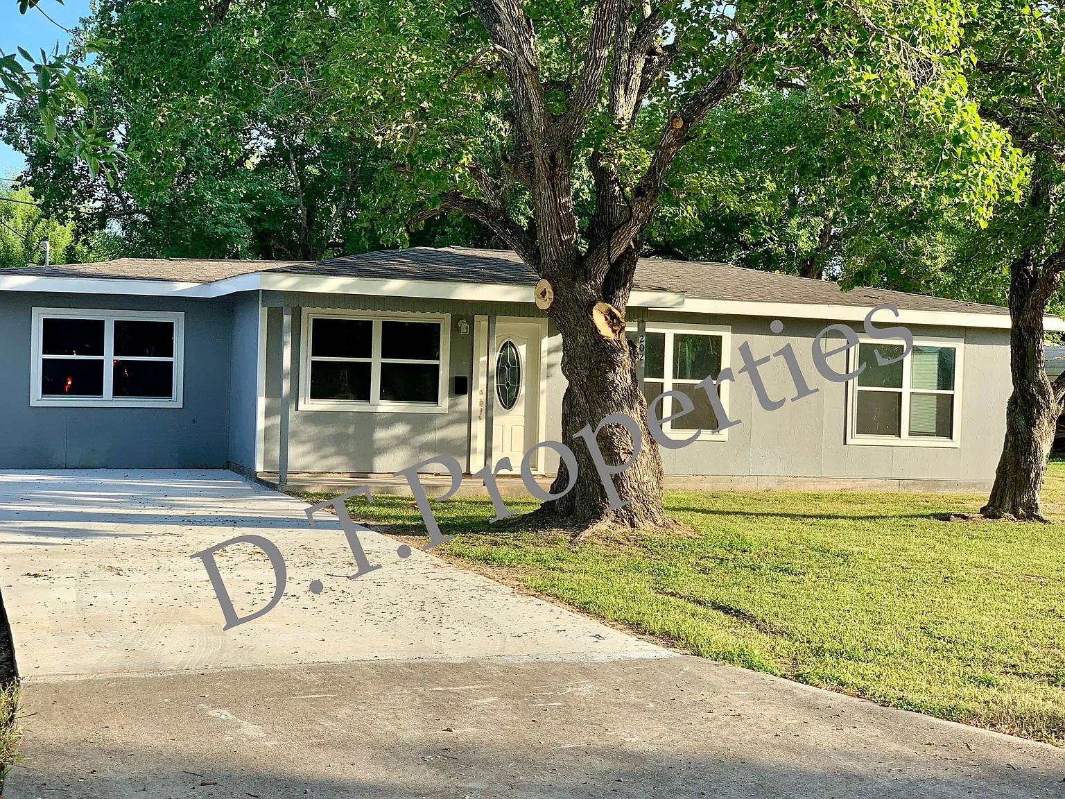 3 bed, 1348 sqft, $1,300 — Photo 1