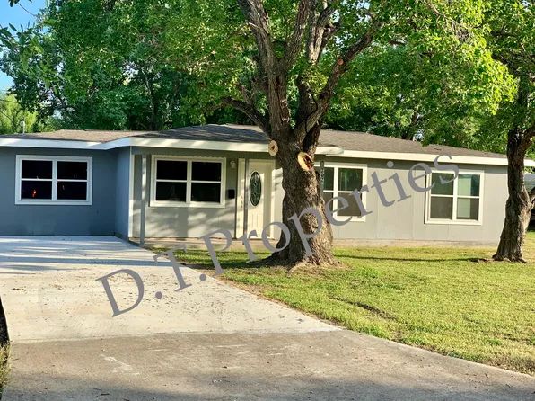 202 Dan Ave, Port Lavaca, TX 77979