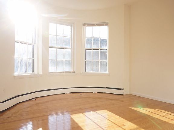 3rd image of 187 Saint Botolph St #7