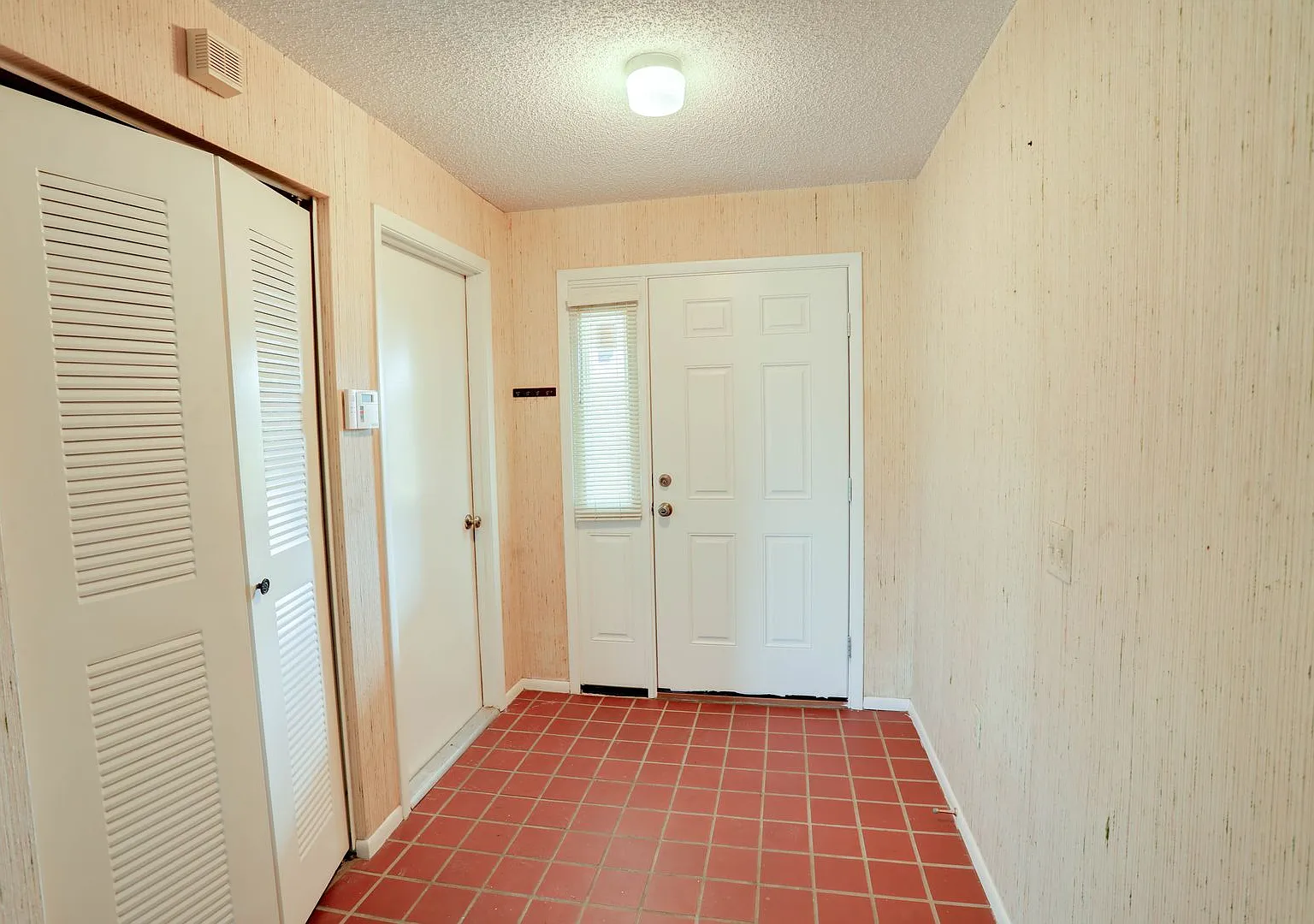 2634 Shadybranch Drive — Photo 3