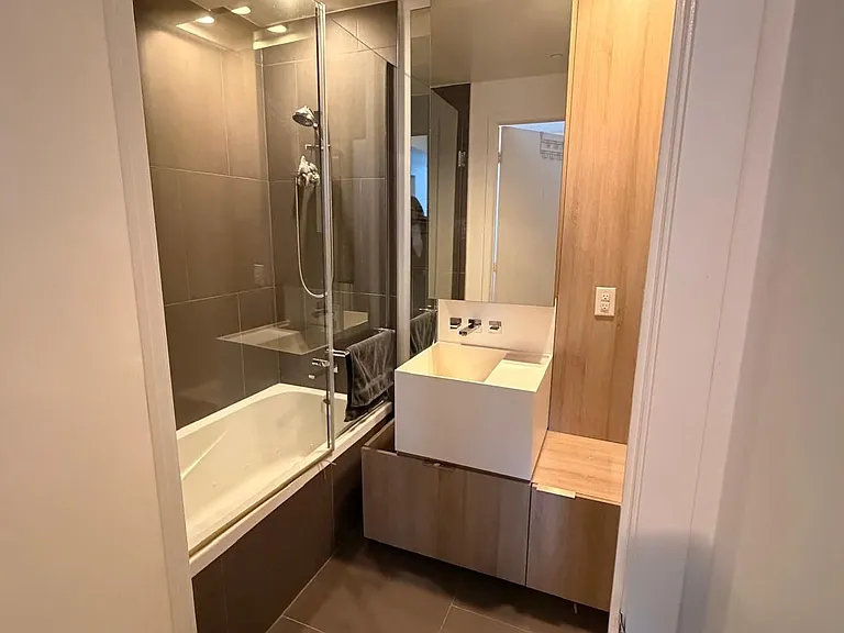 1 Bloor St E #12 — Photo 7