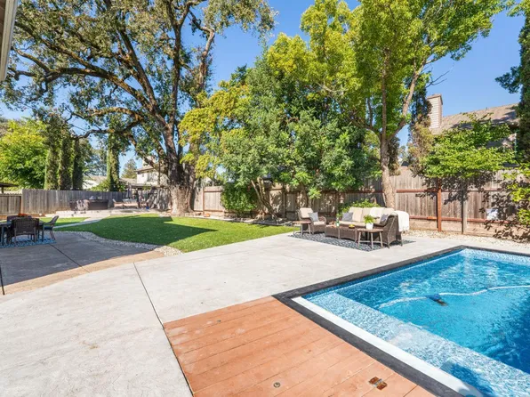 129 Wooded Glen Court, Windsor, CA 95492