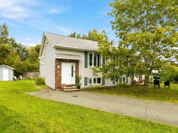 34 Lindsay Ct, Halifax, NS B4E 2K1