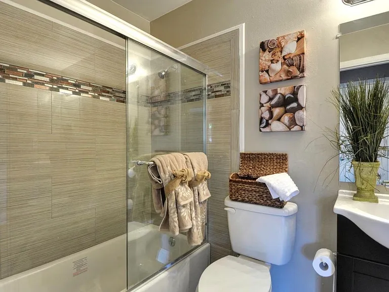 458 Holly Way — Photo 4
