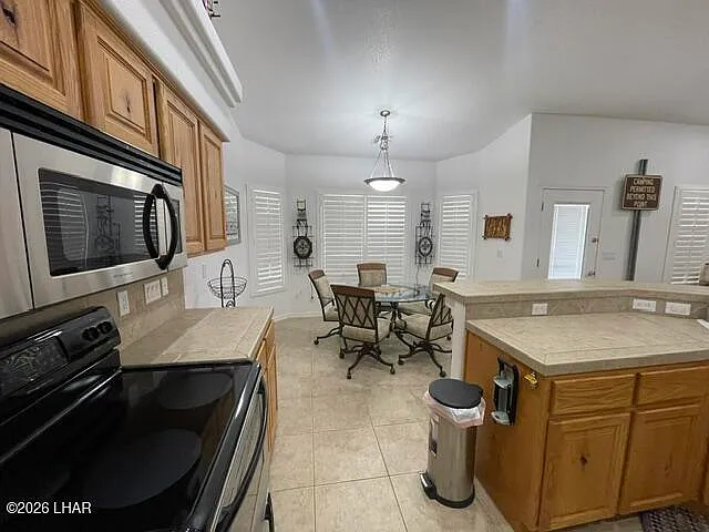 2875 Arabian Dr — Photo 10