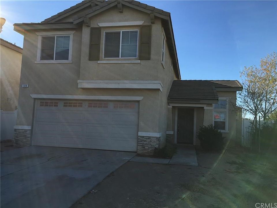 2nd image of 1326 Tienda St