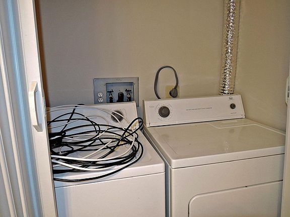 5th image of 470 Fawell Blvd APT 113