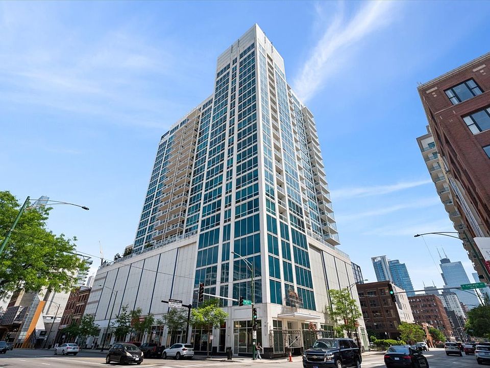 1st image of 757 N Orleans St #908