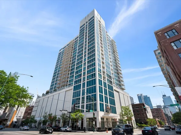 757 N Orleans St #908, Chicago, IL 60610
