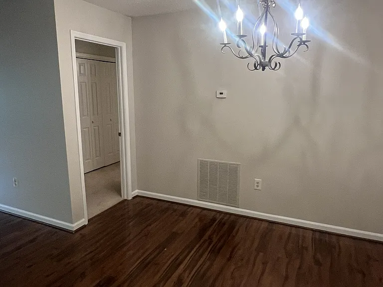 2301 Pine Heights Dr NE — Photo 5