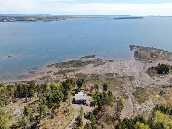 2 Seals Haven Lane, Robbinston, ME 04671