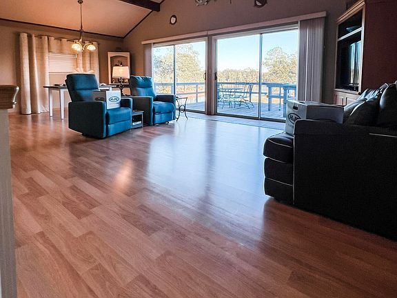 4th image of 805 W Lakeshore Dr