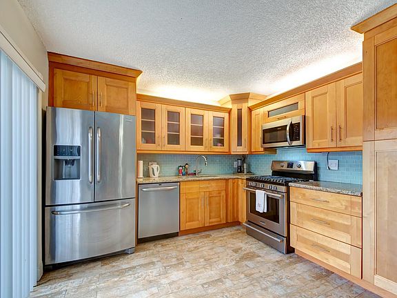5th image of 2201 White Pine Cir APT C