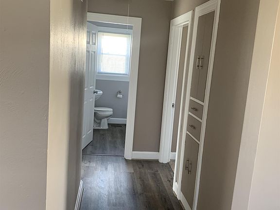 3rd image of 2530 E 9th St