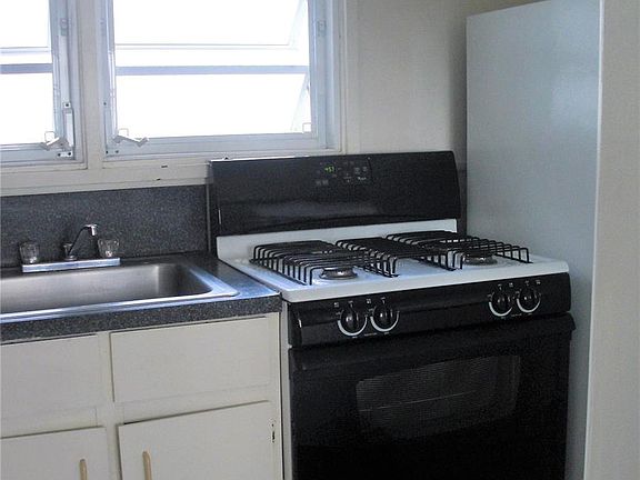 2nd image of 1508 Kewalo St APT 201B
