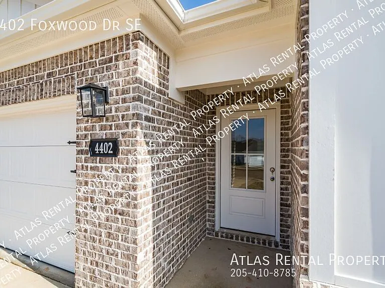4402 Foxwood Dr — Photo 3