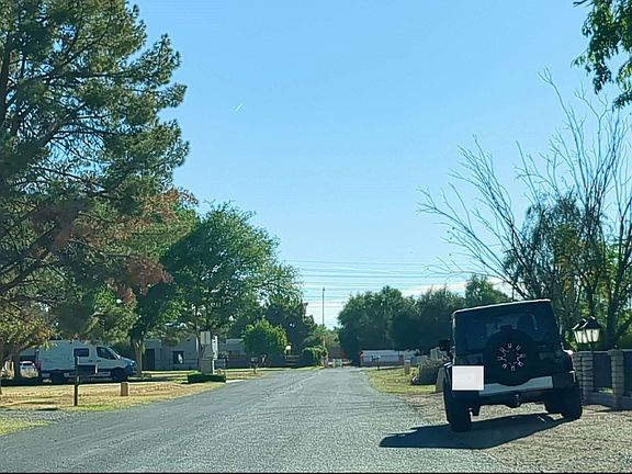 4th image of 929 E Harwell Rd