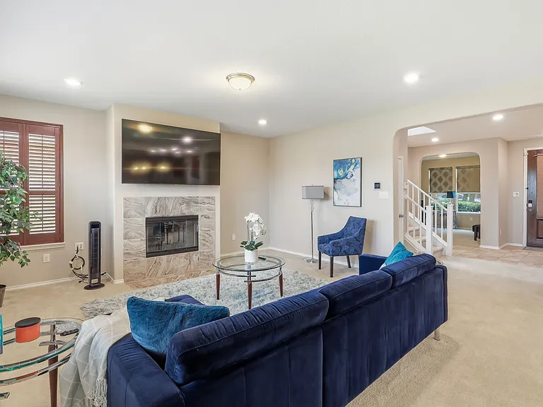7910 Emmeline Dr — Photo 5