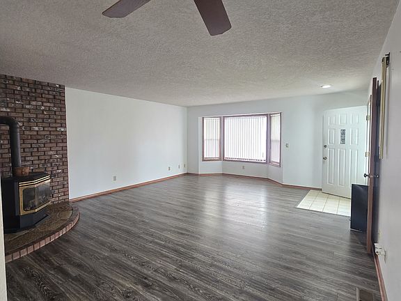 3rd image of 117 Plomondon Rd