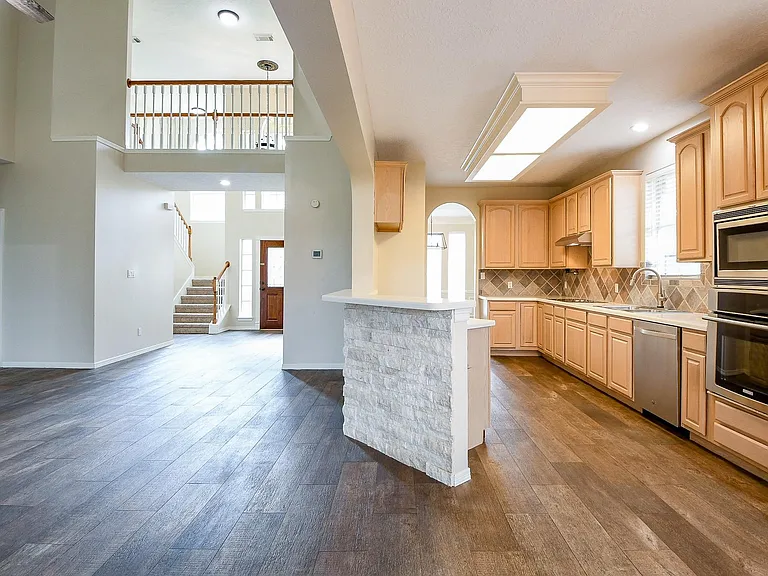 241 Blue Hill Dr — Photo 12