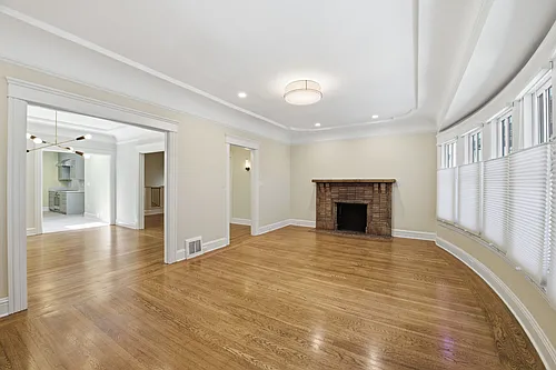 1141 Bay St Photo 1
