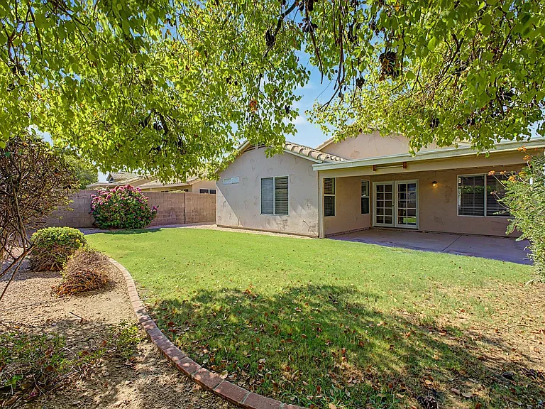 7435 W Louise Dr — Photo 26
