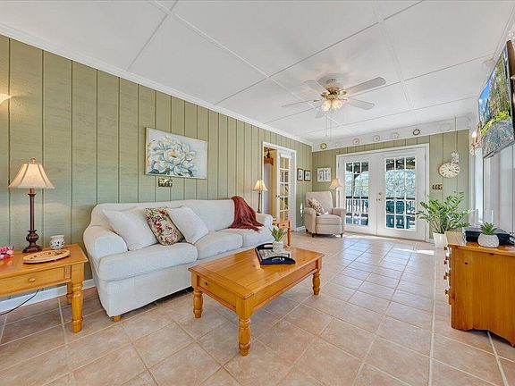 5th image of 510 Reservoir View Dr