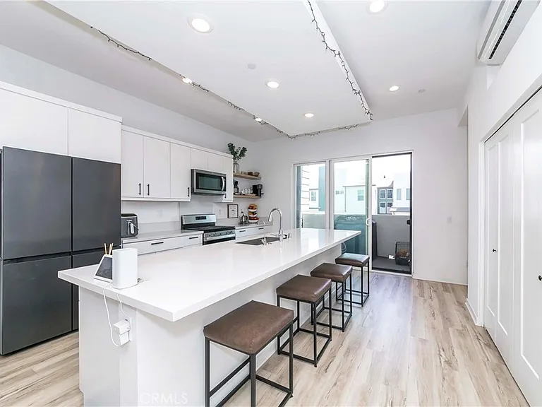 408 Hudson St — Photo 13