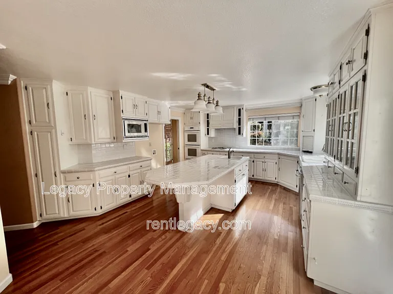 2552 Cotswold Hill Dr — Photo 9