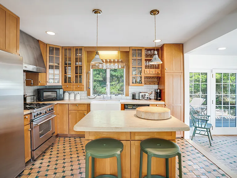 72 Marine Blvd — Photo 10
