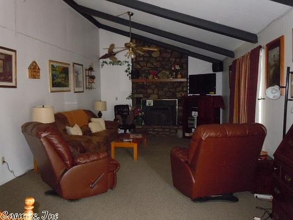 4th image of 105 Emerald Ln