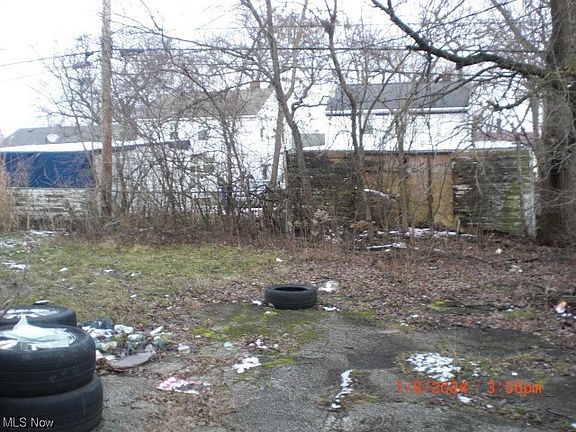 4th image of 3301 E 146th St