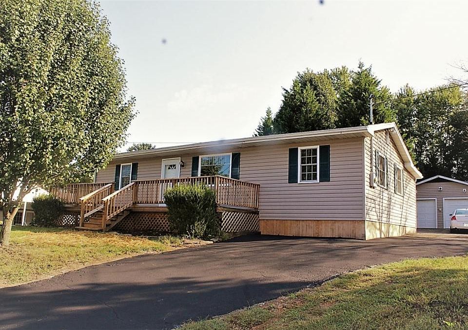 1st image of 202 Carolyn Ave