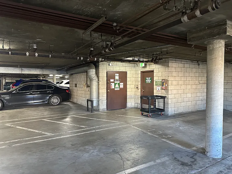 6323 Reseda Blvd #33 — Photo 22