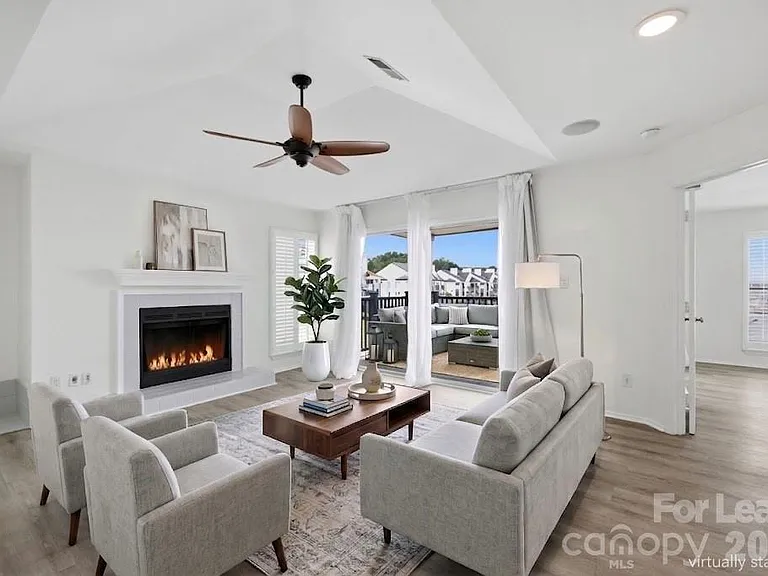 18883 Vineyard Point Ln — Photo 3