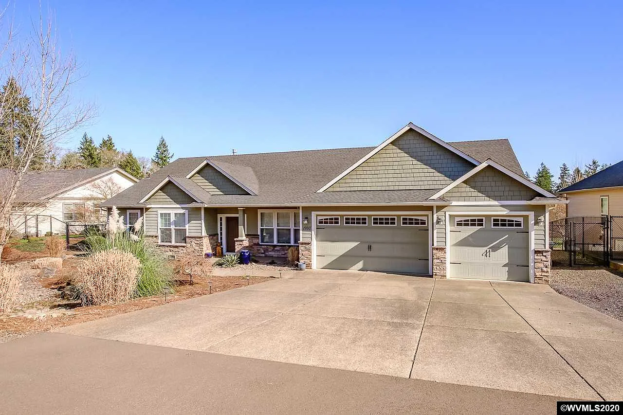 1990 Landaggard Dr NW photo 1