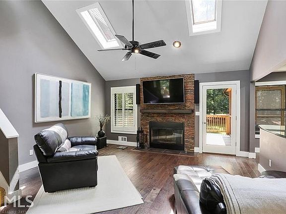 3rd image of 433 Sweetgum Dr