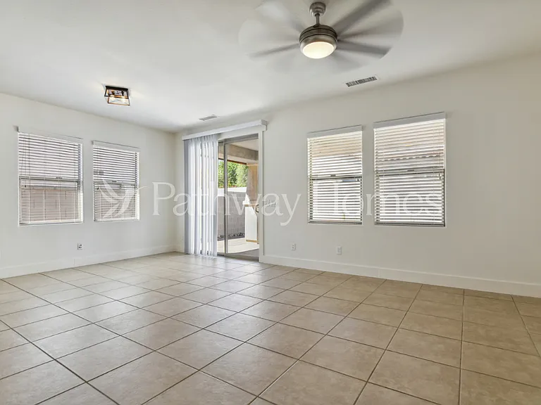 20996 W White Rock Rd — Photo 4