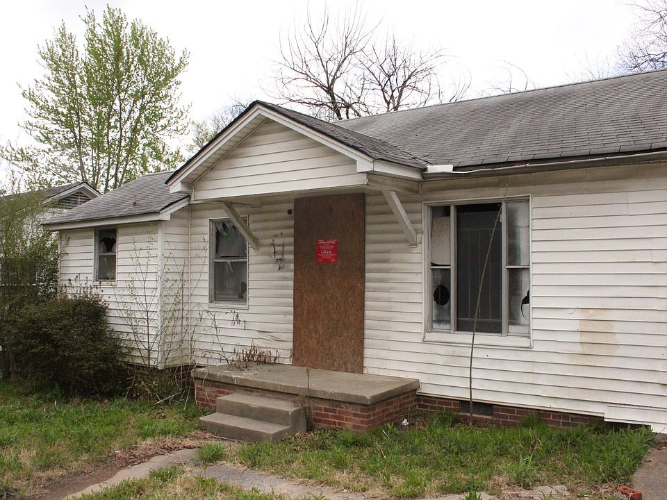 2700 Adams St.